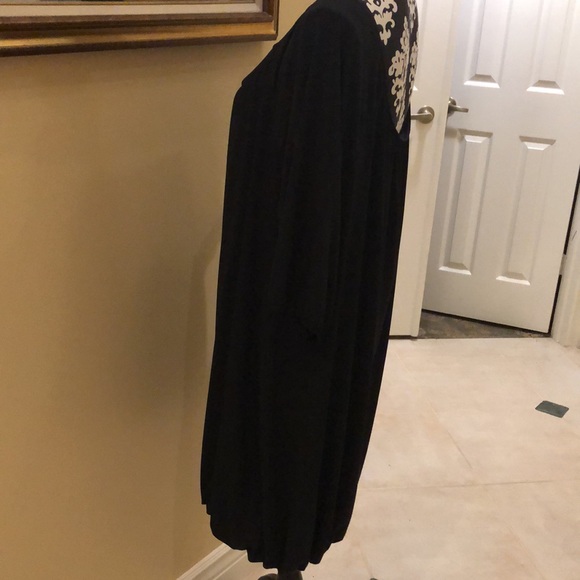 Siasia Balloon style stretchy 3/4 elastic hem sleeves long tunic, elastic hem - Picture 3 of 10